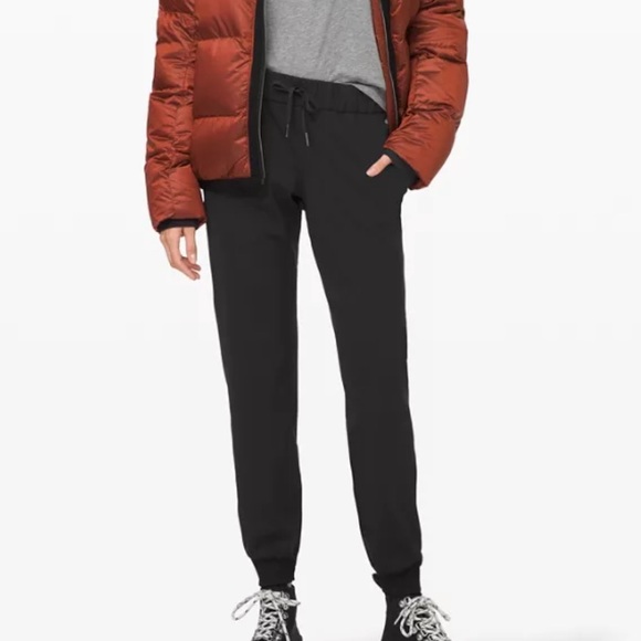 Lululemon On the Fly Jogger - Picture 2 of 6